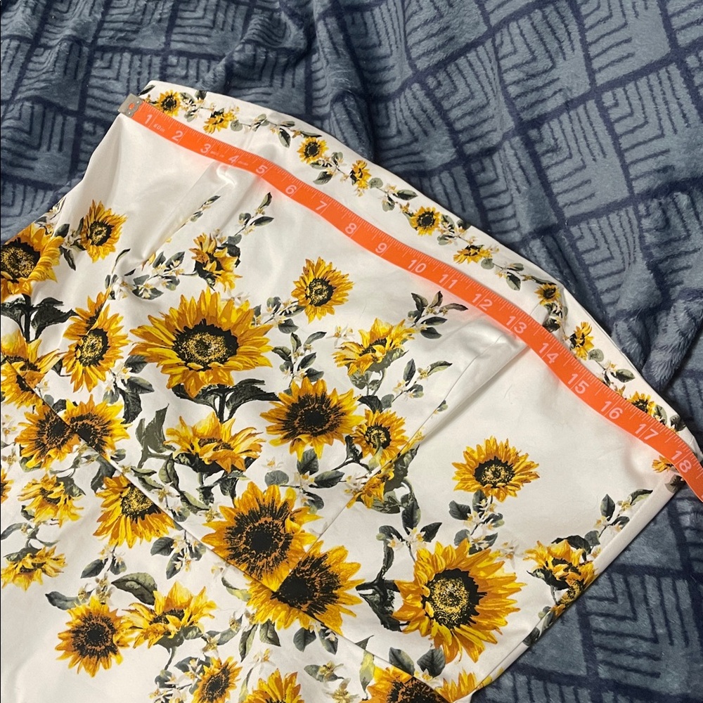 NWT White House Black Market Sunflower Print Strapless Top - Picture 10 of 11